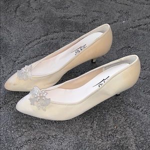 Vintage Wedding Shoes - Women’s (6.5)
